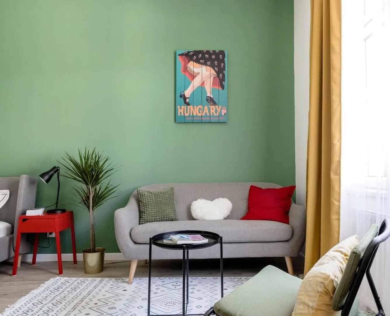 Stylish And Colourful Apartment In The City Centre Budapest